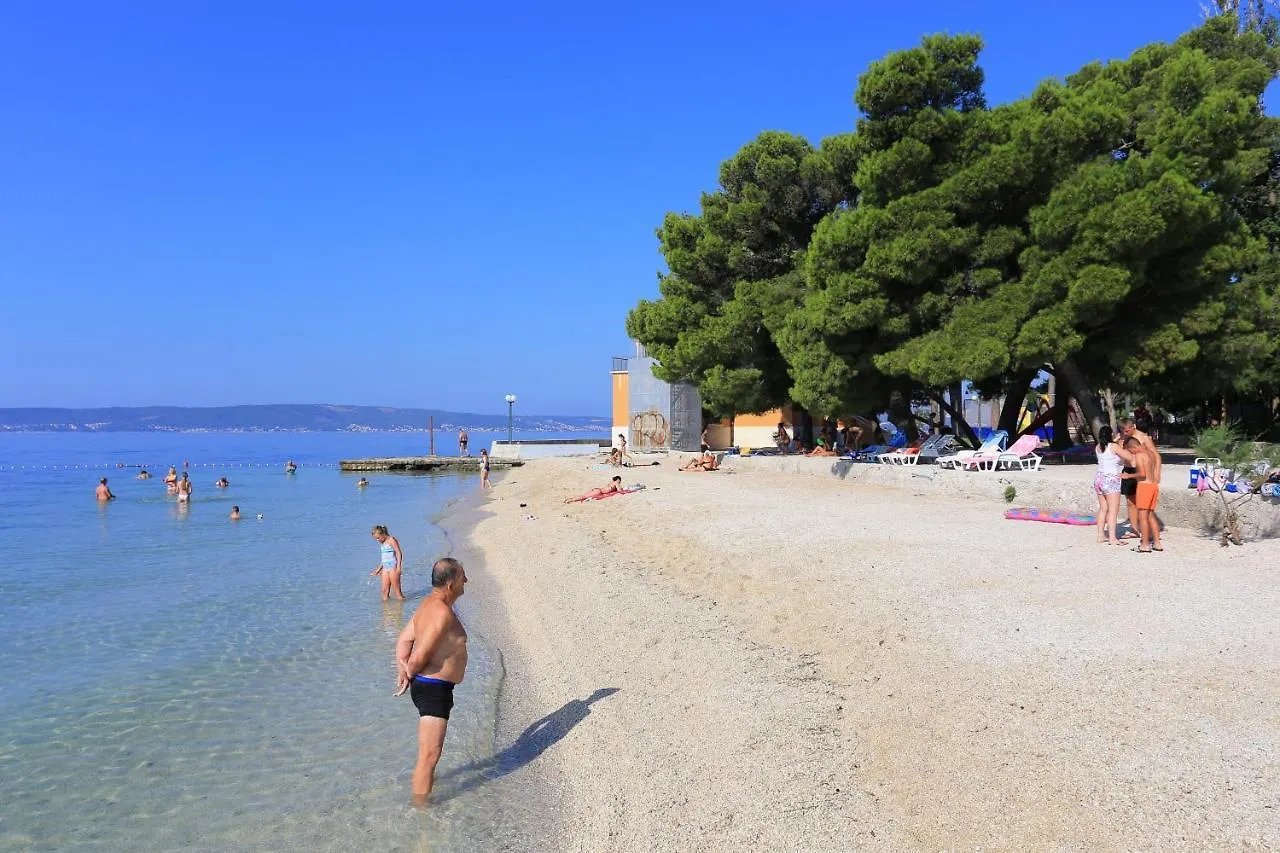 Apartments With A Parking Space Kastel Kambelovac, Kastela - 20998 Croatia