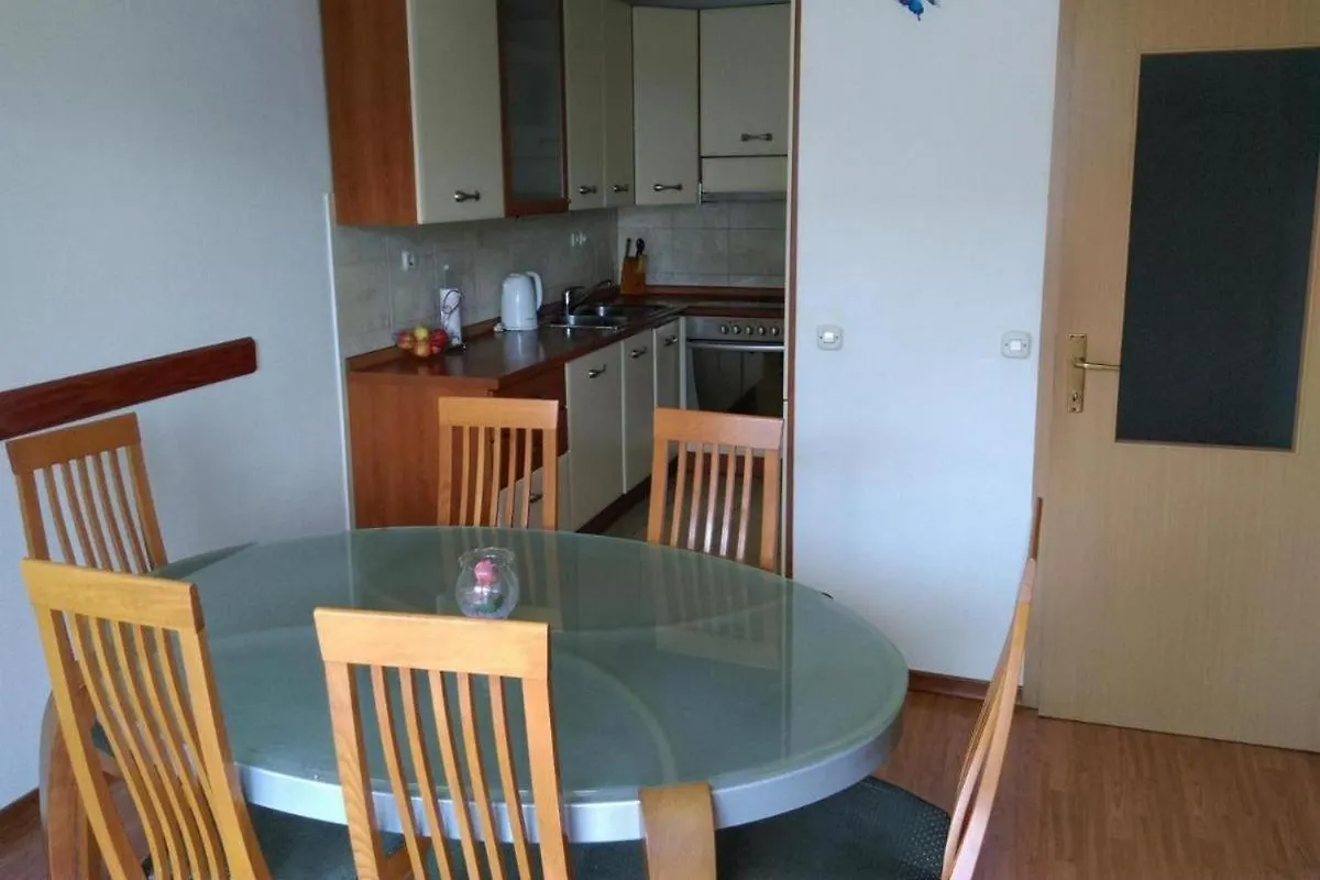 Apartments With A Parking Space Kastel Kambelovac, Kastela - 20998 0*,  Croatia
